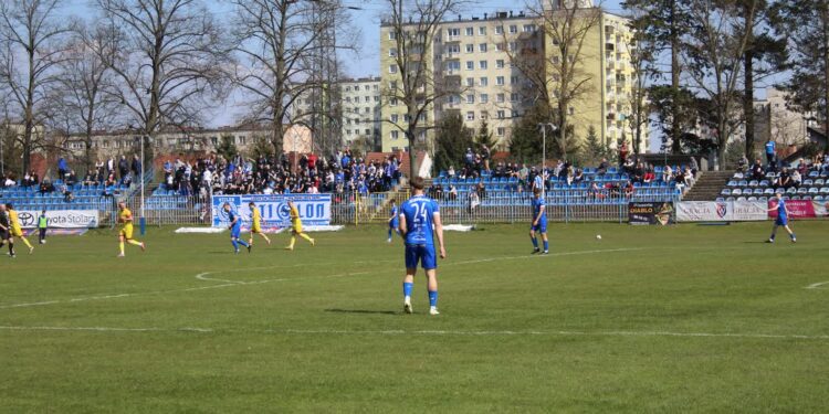 Piłkarska środa w Gorzowie: mecz na szczycie IV ligi