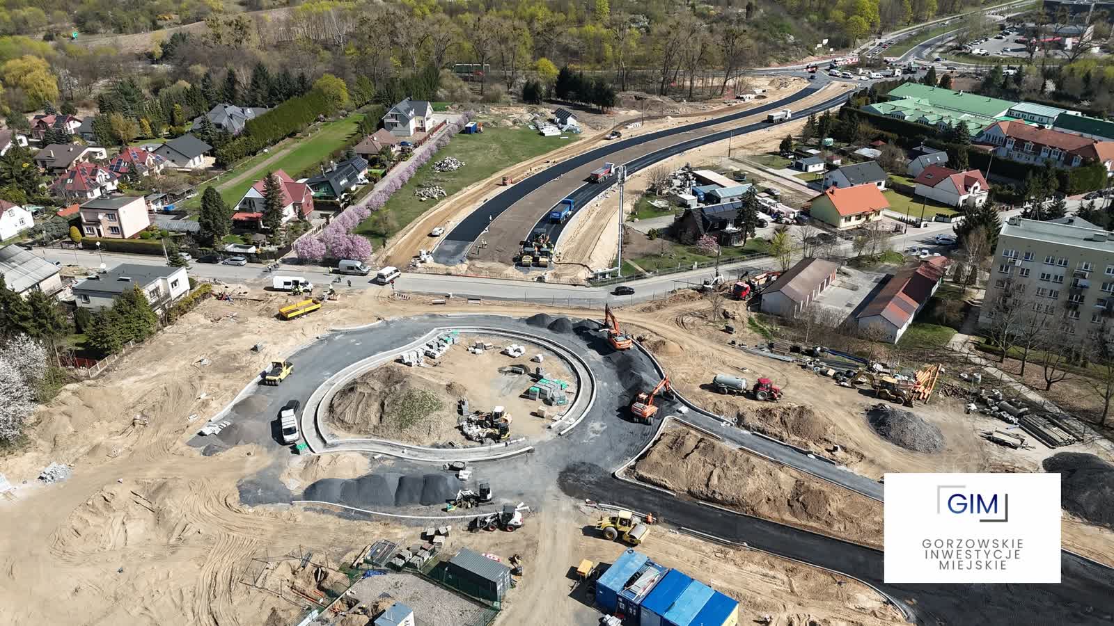 Na Północnej Obwodnicy kładą asfalt