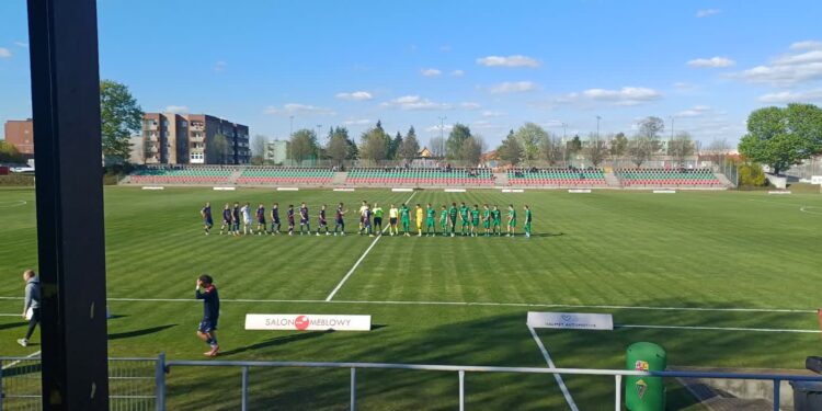 W Żarach do przerwy niespodziewany wynik, w II połowie Warta wypunktowała Promień i jest w półfinale PP