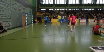 Stal chce zmazać plamę w starciu z rewelacyjnym beniaminkiem