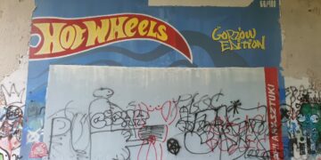 Filary Sztuki zniszczone