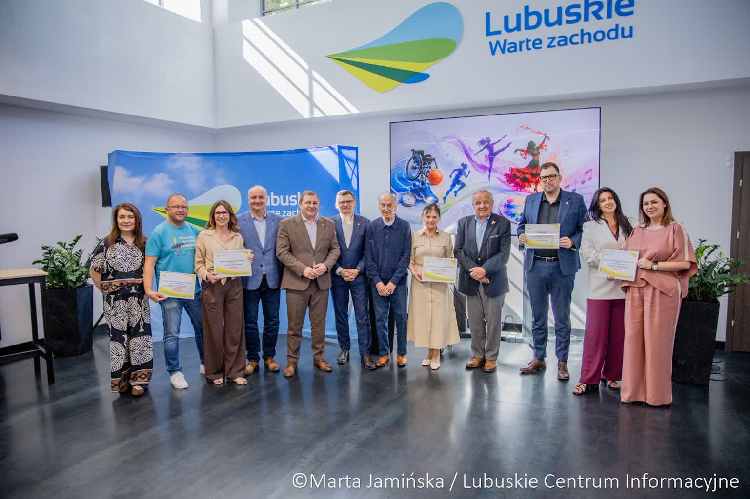 Wsparcie obywatelskich inicjatyw młodzieżowych