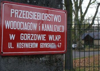 Awaria wodociągów na Zawarciu. Naprawy w środę