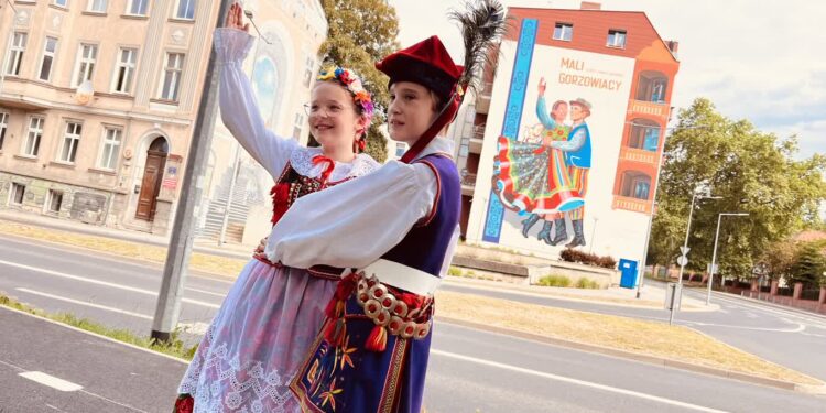 45-lecie „Małych Gorzowiaków” – odsłonięcie Muralu Zespołu w centrum miasta