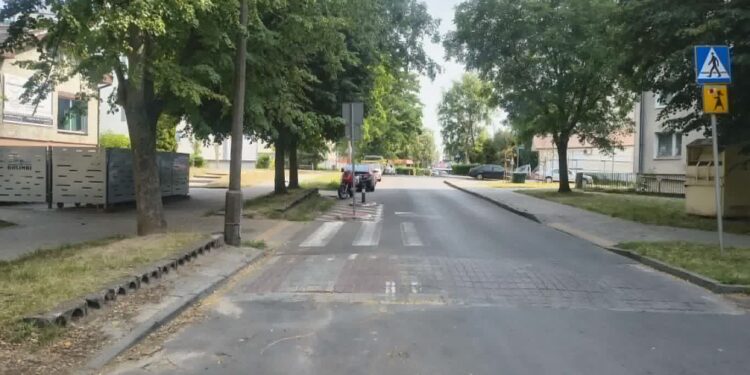 Pusto na ulicach. W jaki spsób mieszkańcy radzą sobie z upałami?