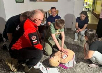ZKS z defibrylatorem i ścieżką sensoryczną