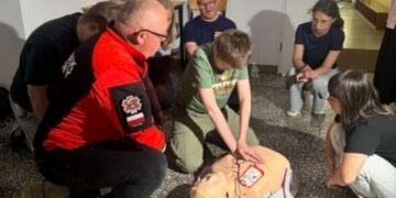 ZKS z defibrylatorem i ścieżką sensoryczną