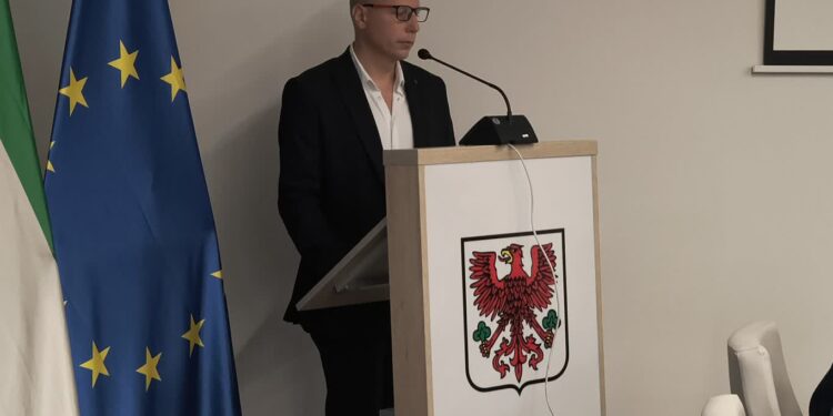 Jarosław Baryła wszedł do rady miasta