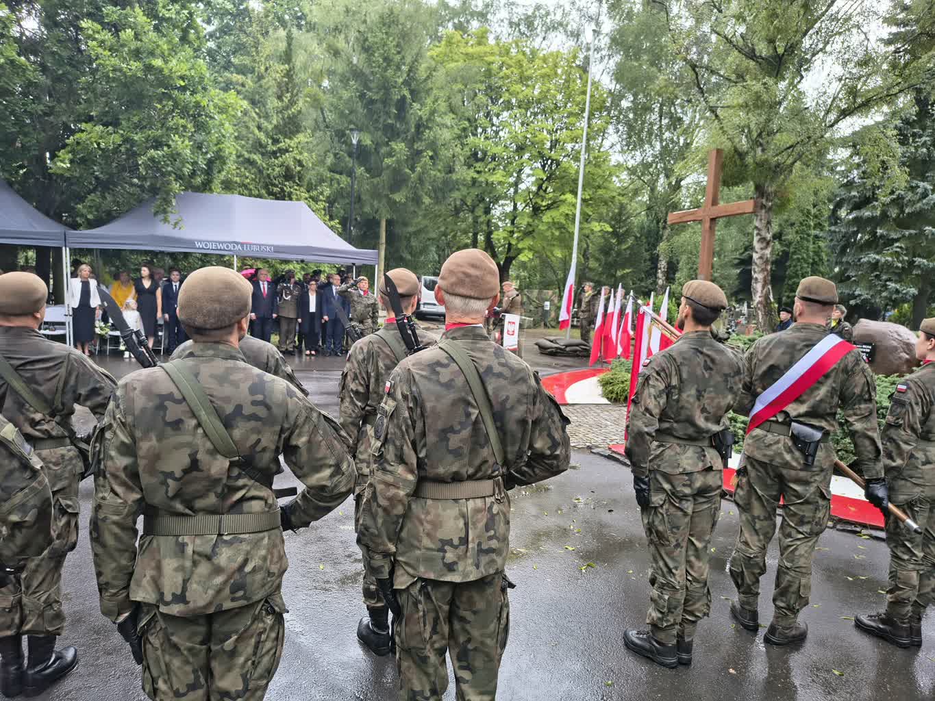 Oddali cześć Powstańcom