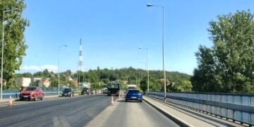 Na trasie nadwarciańskiej kierowcy wciąż w korkach