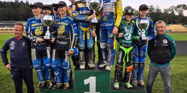 Stal Gorzów z drużynowym Pucharem Ekstraligi 500Rcc. Falubaz z brązowym medalem