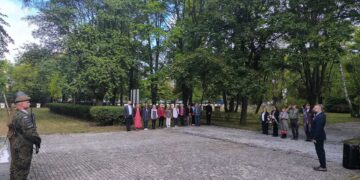 Na cmentarzu wojskowym oddano hołd ofiarom II wojny światowej