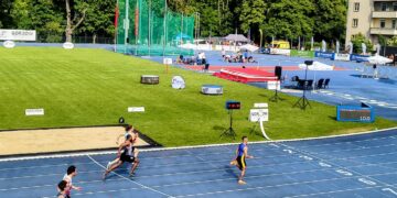 Lekkoatleci czekają na szatnie i sanitariaty